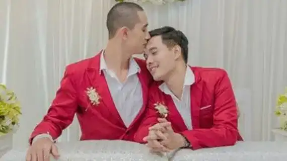 Minyak Pemikat Sesama Jenis: Menumbuhkan Rasa Cinta