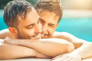 Bagaimana Cara Membuat Cowok Normal Menjadi Gay