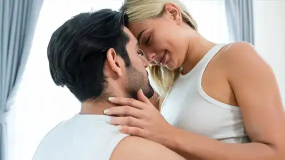 Doa Pengunci Hati Pasangan Jarak Jauh: Menjaga Keutuhan Cinta