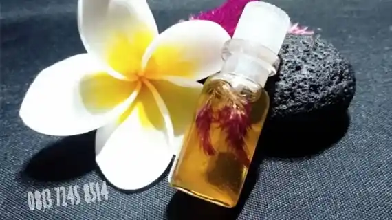 Minyak Jaran Goyang: Pelet Ampuh untuk Menarik Target