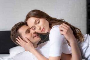 Doa Menarik Hati Pria Jarak Jauh dengan Energi Spiritual Halus