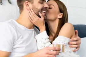 Tips Memikat Hati Istri Orang dengan Cara Spiritual Aman