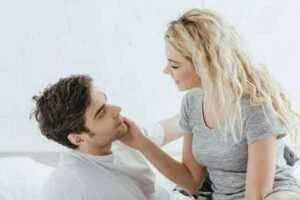 Pengasihan Halus untuk Pria Introvert yang Sulit Didekati