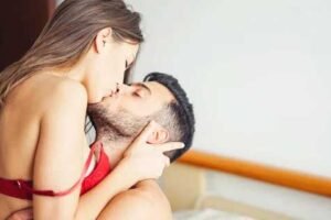 Cara Membuat Wanita Tergila Gila Jatuh Cinta