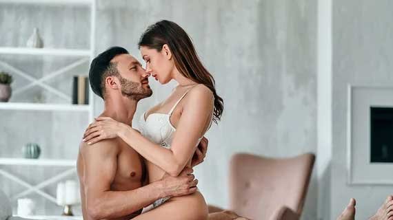 Cara Biar Suami Tambah Sayang Istri dengan Rahasia Batin