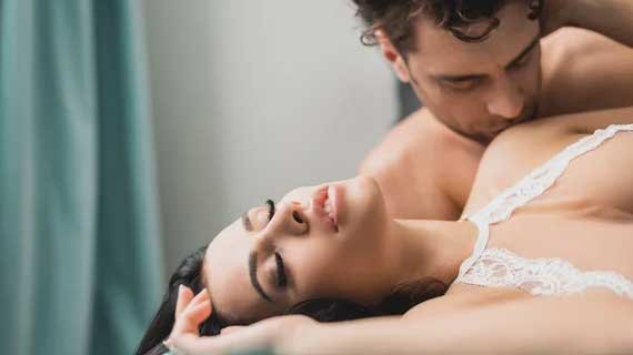 Doa Agar Suami Tergila Gila Pada Istrinya Dengan Kasih Sayang