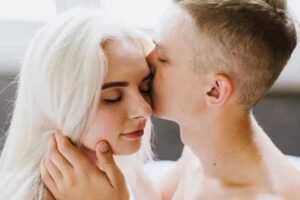 Doa Nurbuat untuk Memikat Wanita dengan Sentuhan Energi Cinta