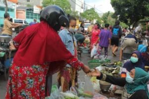 Mantra Penarik Pembeli Paling Ampuh Membuka Rejeki
