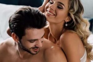 Minyak Wangi Memikat Wanita: Dengan Aura yang Menarik
