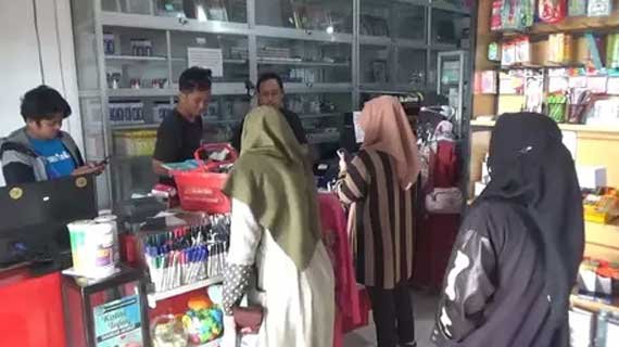 Penglarisan Usaha Dagang yang Dikunjungi Banyak Pembeli