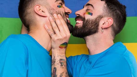 Cara Gay Memikat Pria Normal Dengan Sangat Mudah