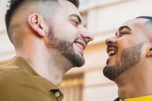 Cara Gay Merayu Pria Normal: untuk Membangun Koneksi