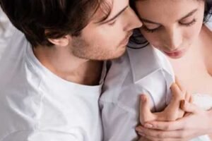 Pelet Gairah: Membangkitkan Energi Cinta dengan Sentuhan