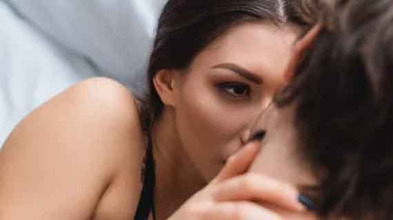 Doa Agar Istri Tidak Mau Jauh dari Suami