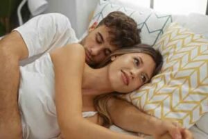 Tips komunikasi intim suami istri harmonis