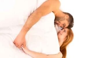 Tips Romantis di Sela Kesibukan untuk Pasangan Sibuk