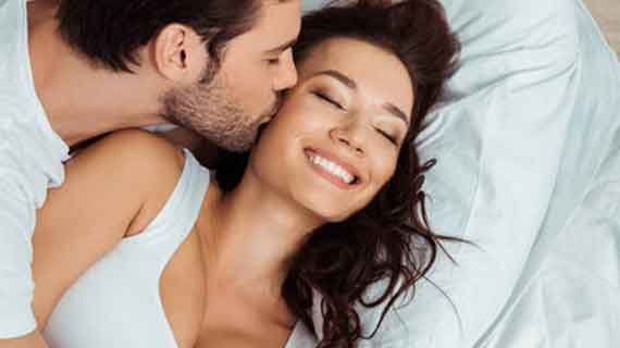 Cara Menjaga Romantisme di Ranjang Anda