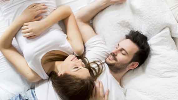 Tips Komunikasi Terbuka dengan Pasangan agar Cinta Tak Retak