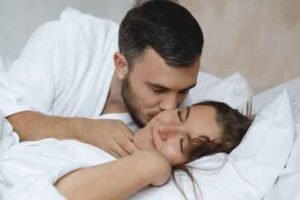 Tips Menjaga Keintiman Secara Emosional Ini