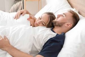 Cara Menyatukan Bulu Perindu dengan Minyak Wangi